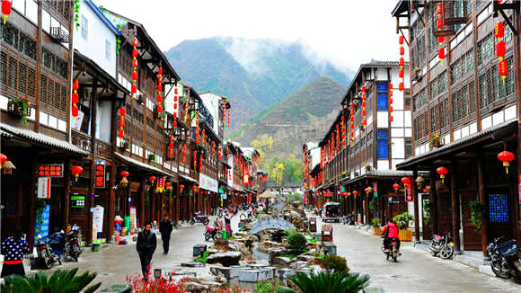 亮點紛呈看丹鳳