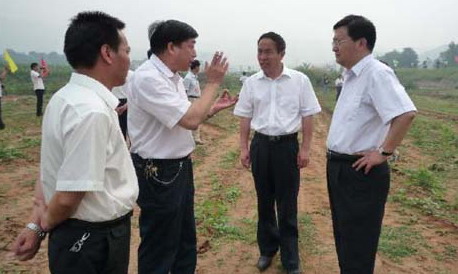 丹鳳主要領(lǐng)導(dǎo)深入基層指導(dǎo)工作