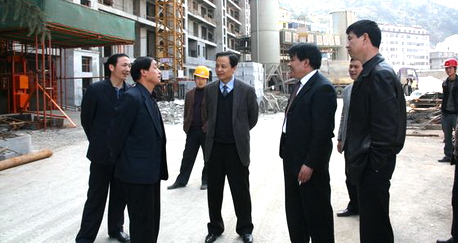 縣長(zhǎng)張盈安調(diào)研天坤都市工程建設(shè)