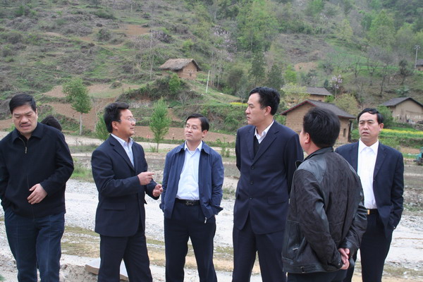 縣委書記柳憲軍深入西部部分鄉鎮檢查指導工作.jpg