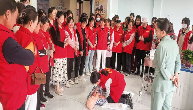 強化技能培訓(xùn) 提升就業(yè)能力