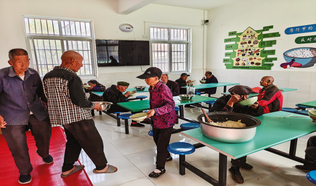 共享食堂共享關(guān)愛(ài)