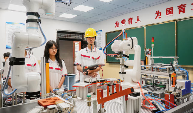 聚才引智打造發展“強引擎”