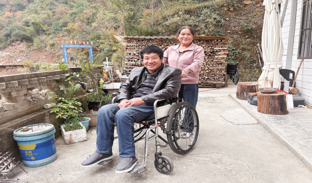 二十年不離不棄 弱肩撐起苦寒家